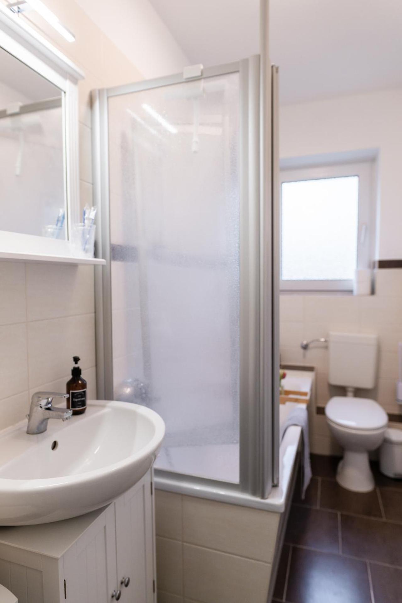 Mitten In Wolfsburg - Happyhome - 2 Zimmer, 6 Personen, Outletcenter, Autostadt, Vw-Nah, Parken Eksteriør billede